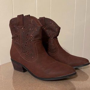 Restricted Brown Western Cowgirl Ankle Booties (size 9)